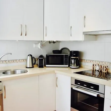 Fantastic 1 Bedroom In The Centre Of *